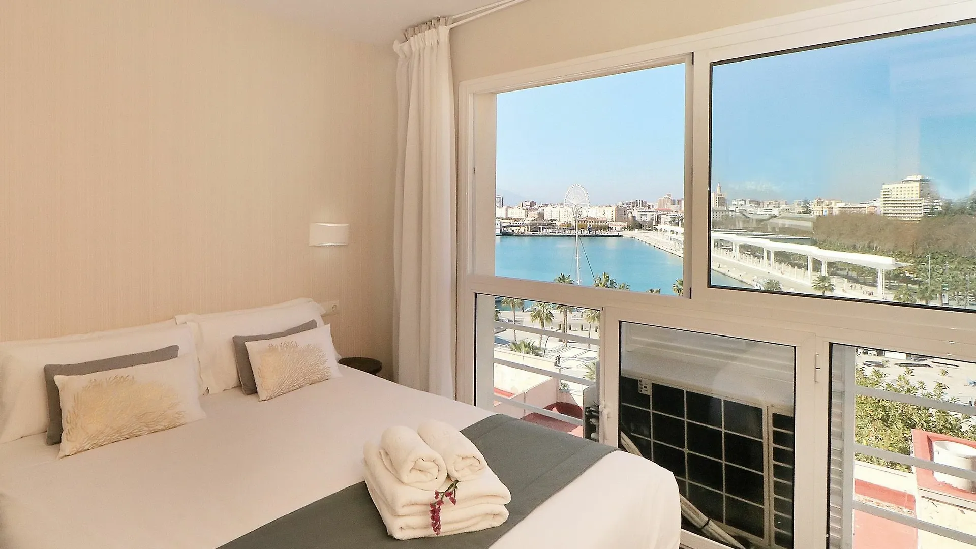 Apartamentos Malagueta Urban Beach Malaga